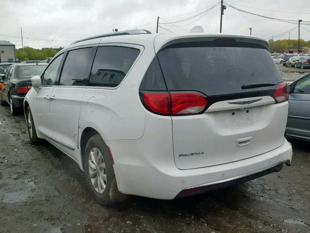 2C4RC1BG9KR539840 - 2019 CHRYSLER PACIFICA T WHITE photo 3