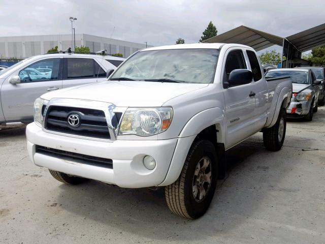 5TETU62N16Z275477 - 2006 TOYOTA TACOMA PRE WHITE photo 2