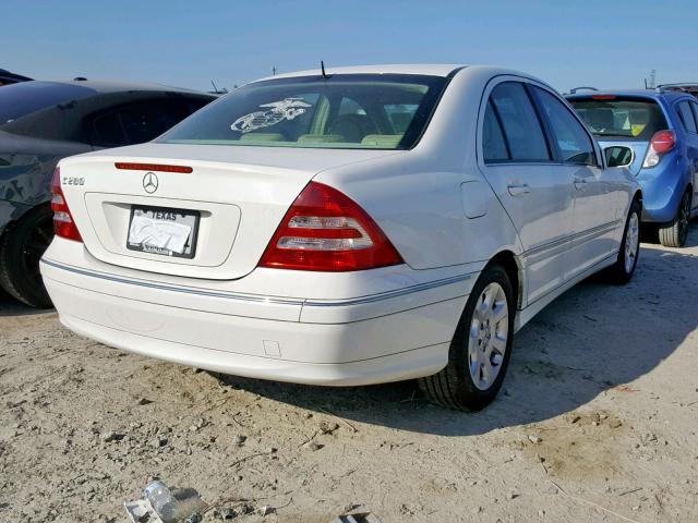 WDBRF54H66A857296 - 2006 MERCEDES-BENZ C 280 WHITE photo 4