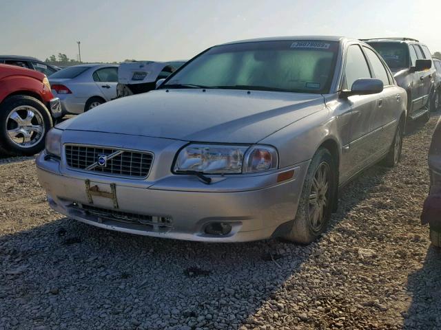 YV1TS592851404247 - 2005 VOLVO S80 2.5T SILVER photo 2