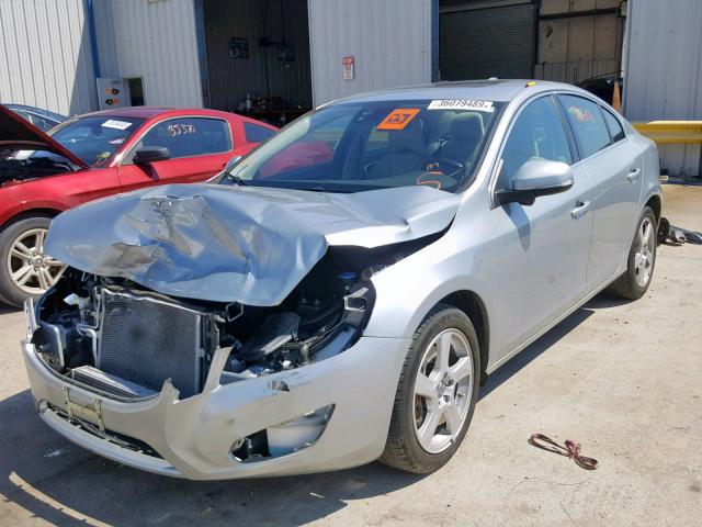 YV1612FS9D1232988 - 2013 VOLVO S60 T5 SILVER photo 2