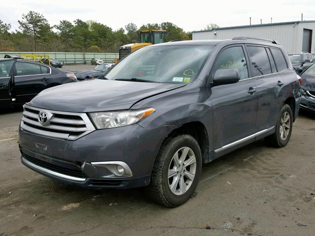 5TDBK3EH8DS260314 - 2013 TOYOTA HIGHLANDER GRAY photo 2