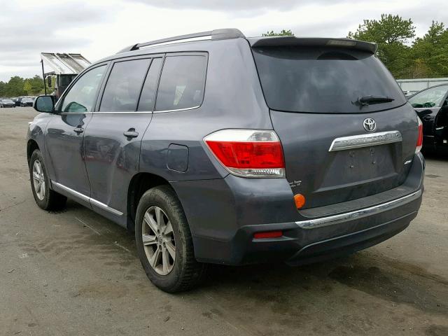 5TDBK3EH8DS260314 - 2013 TOYOTA HIGHLANDER GRAY photo 3