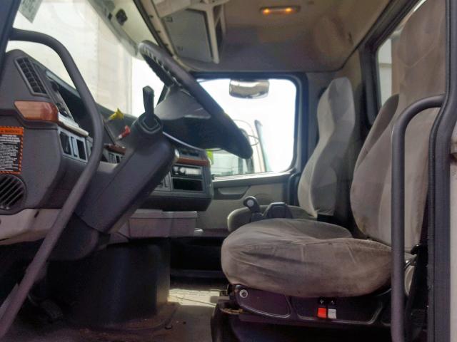 4V4NC9EG89N280603 - 2009 VOLVO VN VNL WHITE photo 5