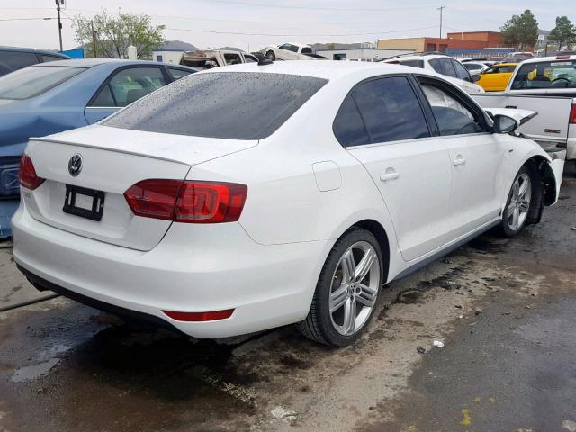 3VW5S7AJ5EM295386 - 2014 VOLKSWAGEN JETTA GLI WHITE photo 4