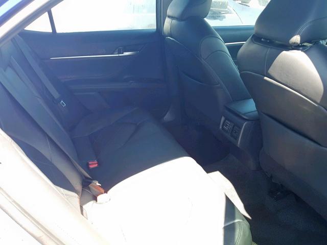 4T1B21HK1JU502262 - 2018 TOYOTA CAMRY HYBR BLUE photo 6