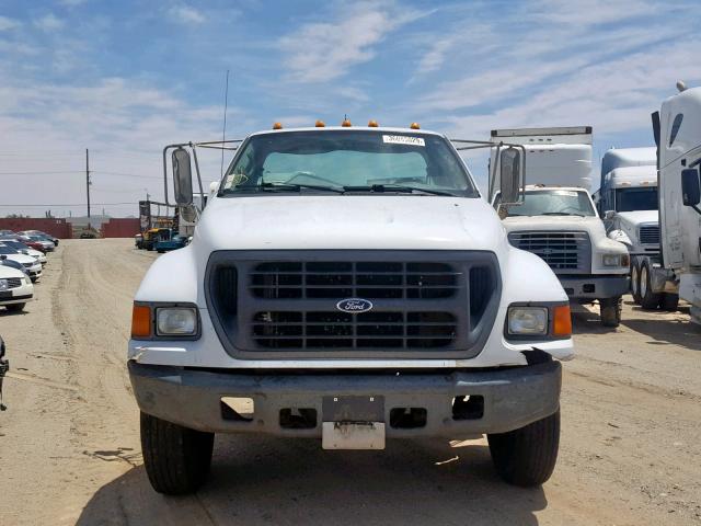 3FDNF65H41MA13429 - 2001 FORD F650 SUPER WHITE photo 9