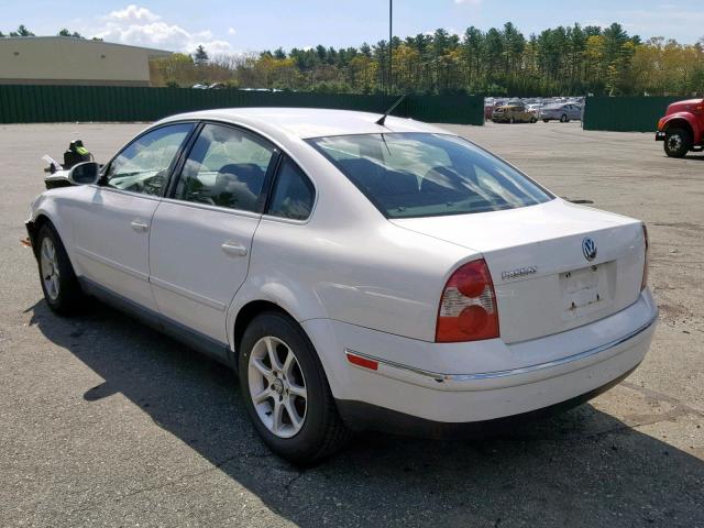 WVWMD63B74E164781 - 2004 VOLKSWAGEN PASSAT GL WHITE photo 3