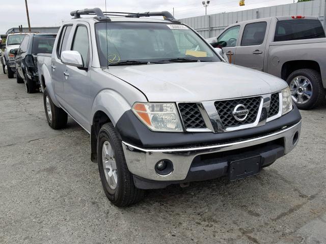 1N6AD07W76C445939 - 2006 NISSAN FRONTIER C SILVER photo 1