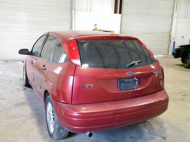 3FAFP37303R180016 - 2003 FORD FOCUS ZX5 MAROON photo 3