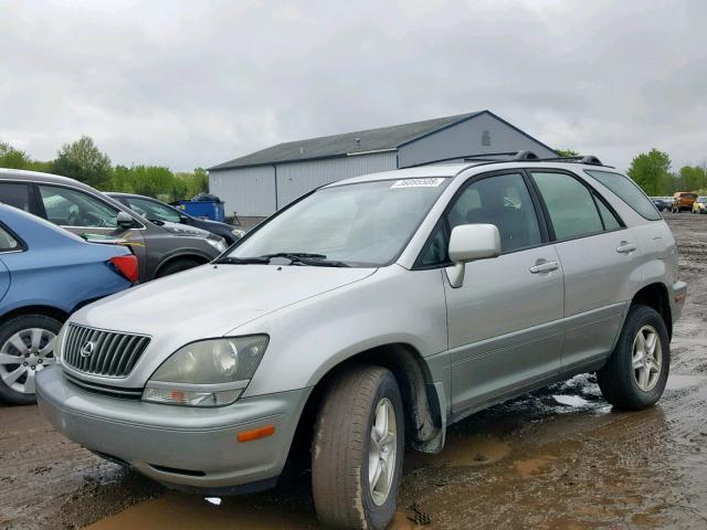 JT6HF10U3Y0115365 - 2000 LEXUS RX 300 GRAY photo 2