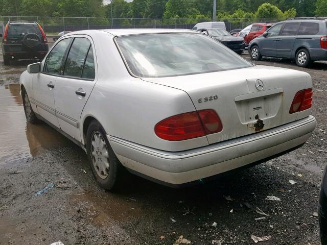 WDBJF55F4VJ030597 - 1997 MERCEDES-BENZ E 320 WHITE photo 3