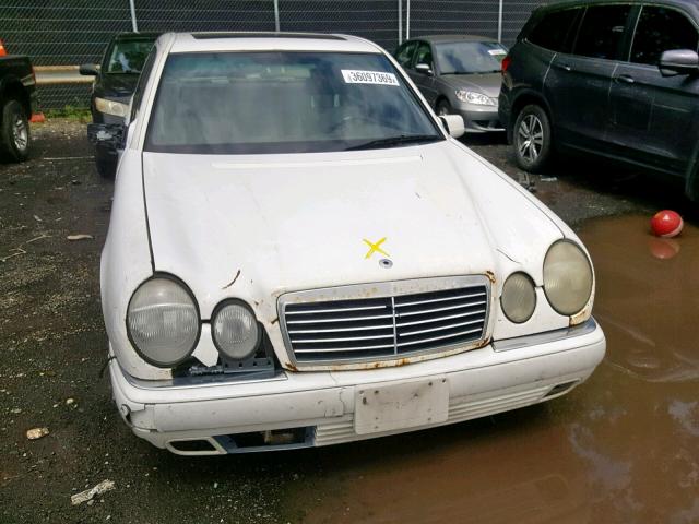 WDBJF55F4VJ030597 - 1997 MERCEDES-BENZ E 320 WHITE photo 9