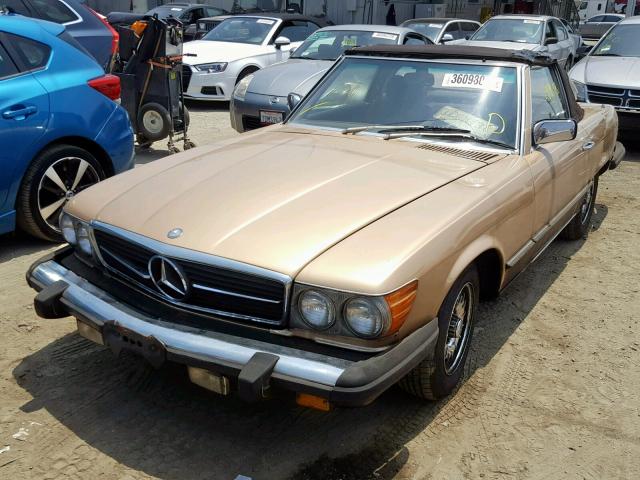 WDBBA45A1DB025660 - 1983 MERCEDES-BENZ 380 SL GOLD photo 2