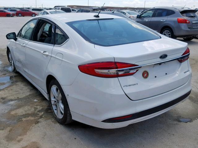 3FA6P0UU5JR100198 - 2018 FORD FUSION S H WHITE photo 3