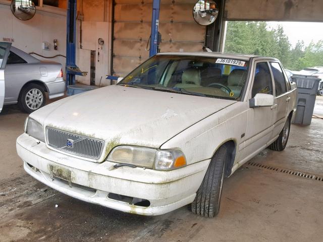 YV1LS5577W1491478 - 1998 VOLVO S70 WHITE photo 2