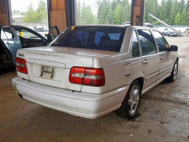 YV1LS5577W1491478 - 1998 VOLVO S70 WHITE photo 4