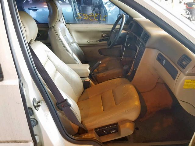 YV1LS5577W1491478 - 1998 VOLVO S70 WHITE photo 5