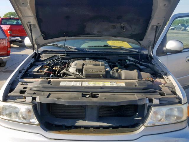 5LMFU28A1YLJ17385 - 2000 LINCOLN NAVIGATOR 银色 照片 7