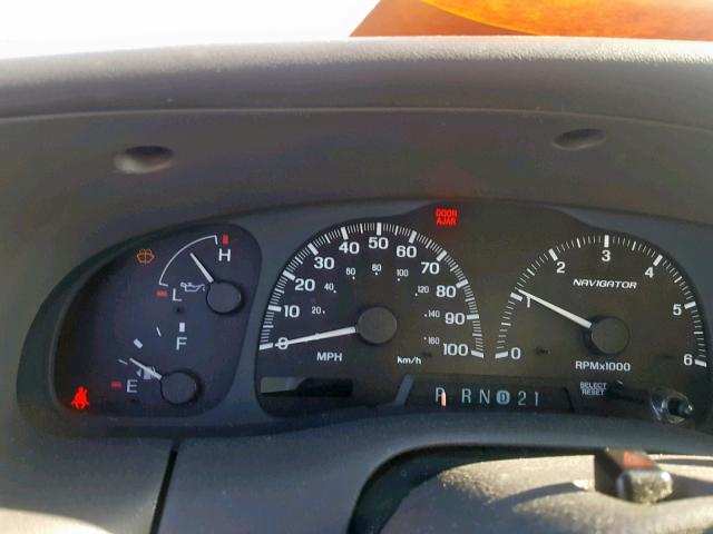 5LMFU28A1YLJ17385 - 2000 LINCOLN NAVIGATOR 银色 照片 8