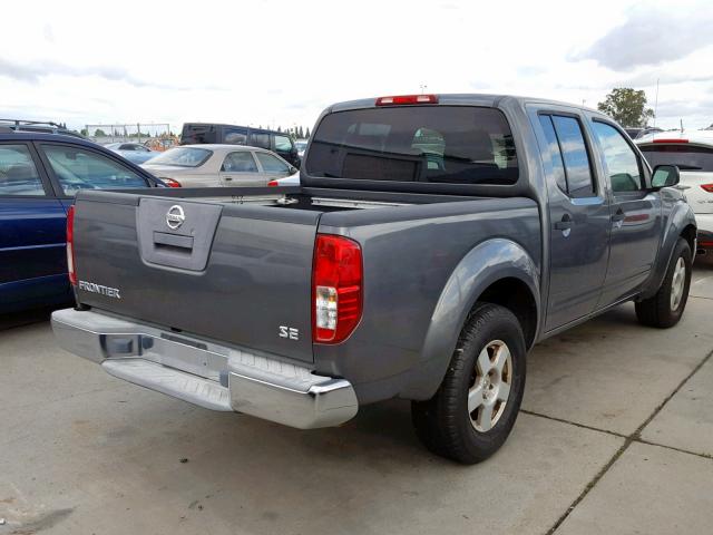 1N6AD07U46C402965 - 2006 NISSAN FRONTIER C GRAY photo 4