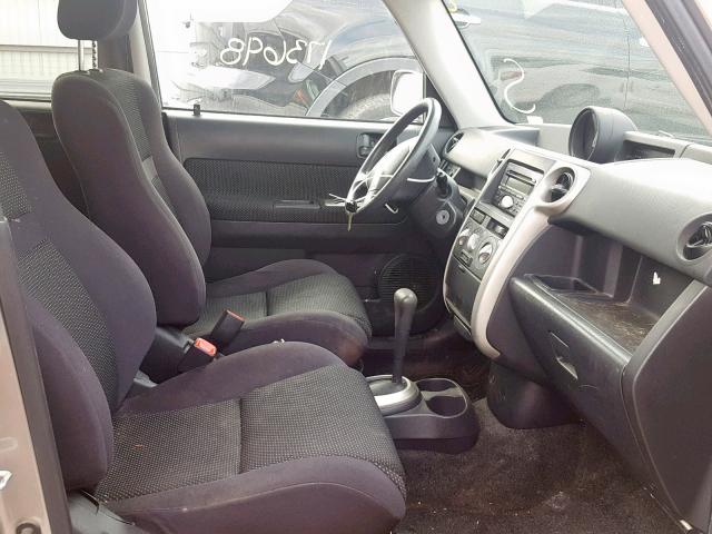 JTLKT324450174442 - 2005 TOYOTA SCION GRAY photo 5