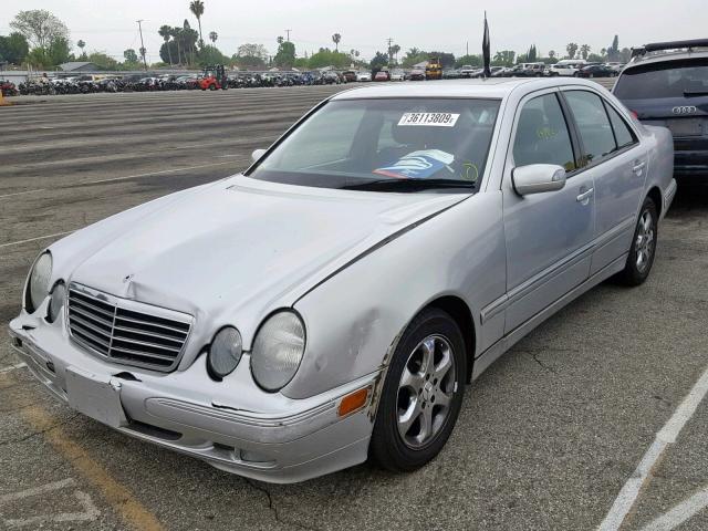 WDBJF65J42B485529 - 2002 MERCEDES-BENZ E 320 SILVER photo 2