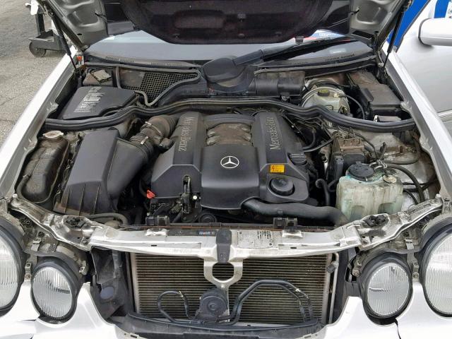 WDBJF65J42B485529 - 2002 MERCEDES-BENZ E 320 SILVER photo 7