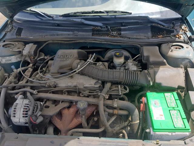 1G1JF5242W7197424 - 1998 CHEVROLET CAVALIER L GREEN photo 7