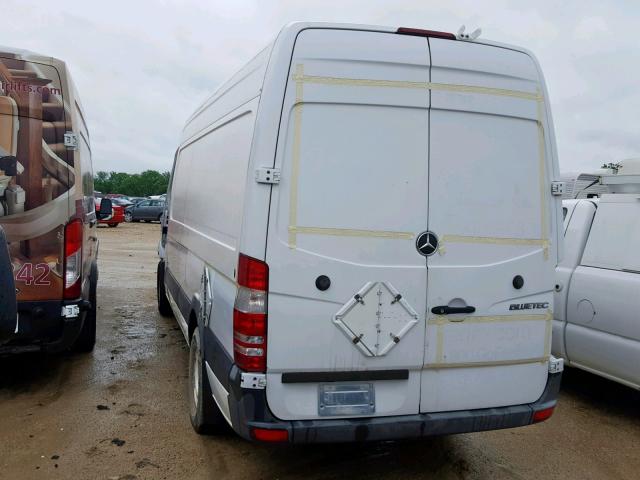 WD3PE8CB0B5575176 - 2011 MERCEDES-BENZ SPRINTER 2 WHITE photo 3