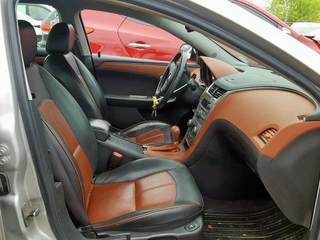 1G1ZK57798F163717 - 2008 CHEVROLET MALIBU LTZ 银色 照片 5