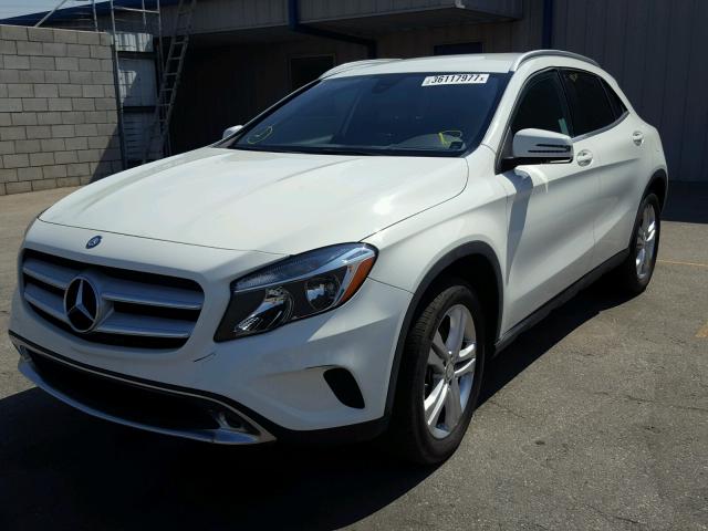 WDCTG4EB0HJ307176 - 2017 MERCEDES-BENZ GLA 250 WHITE photo 2