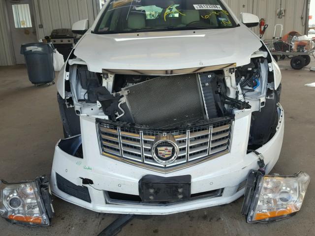 3GYFNCE33DS636159 - 2013 CADILLAC SRX LUXURY WHITE photo 9