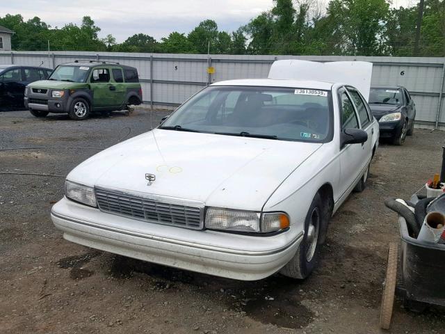 1G1BL52W7TR175191 - 1996 CHEVROLET CAPRICE CL WHITE photo 2