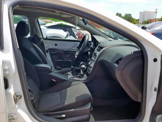 1G1ZC5E00CF176139 - 2012 CHEVROLET MALIBU 1LT WHITE photo 5