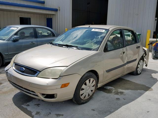 1FAFP34N06W101094 - 2006 FORD FOCUS ZX4 BEIGE photo 2