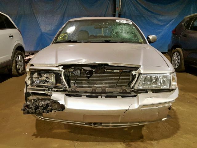 2MEFM74W24X617556 - 2004 MERCURY GRAND MARQ SILVER photo 9