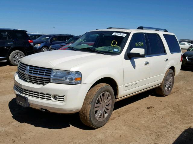 5LMFU27567LJ17921 - 2007 LINCOLN NAVIGATOR WHITE photo 2