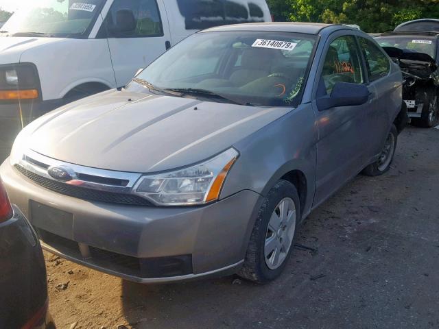 1FAHP32N18W286268 - 2008 FORD FOCUS S/SE GRAY photo 2