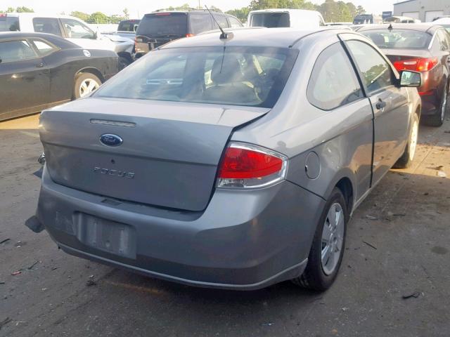 1FAHP32N18W286268 - 2008 FORD FOCUS S/SE GRAY photo 4