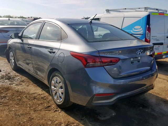 3KPC24A37JE018284 - 2018 HYUNDAI ACCENT SE GRAY photo 3