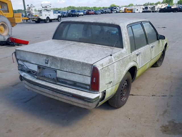 1G3CX54C6K4306836 - 1989 OLDSMOBILE 98 REGENCY WHITE photo 4