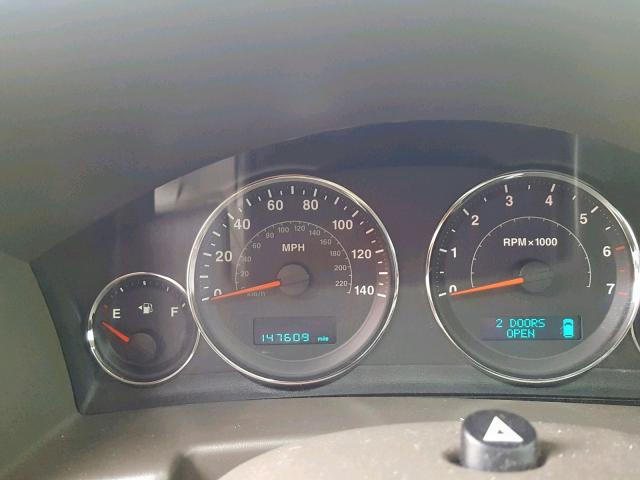 1J8HG48K06C271779 - 2006 JEEP COMMANDER BEIGE photo 8