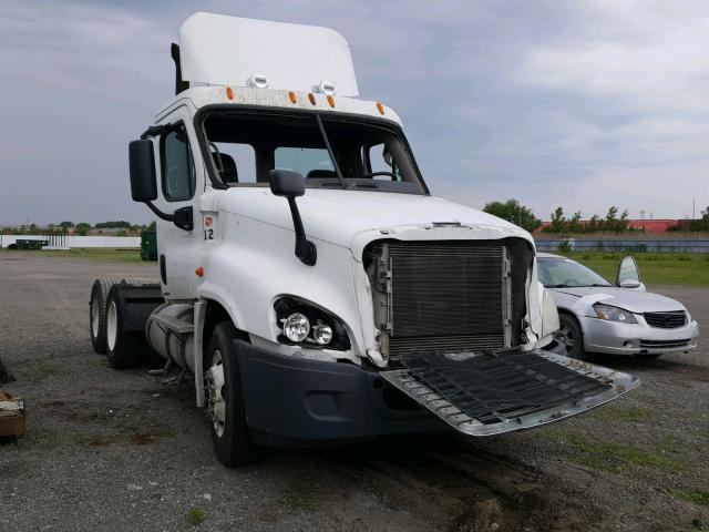 1FUJGECKX9LAG3989 - 2009 FREIGHTLINER CASCADIA 1 WHITE photo 1