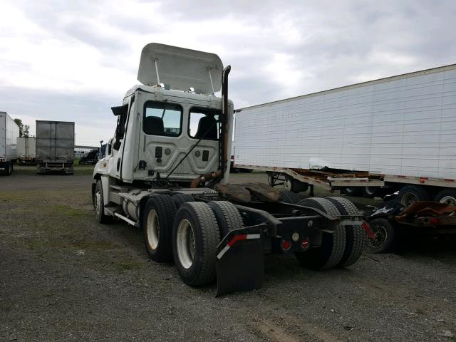 1FUJGECKX9LAG3989 - 2009 FREIGHTLINER CASCADIA 1 WHITE photo 3