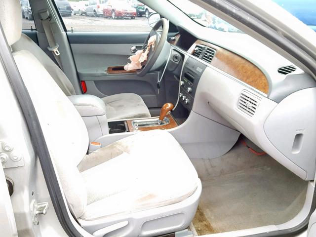 2G4WC532851306253 - 2005 BUICK LACROSSE C SILVER photo 5