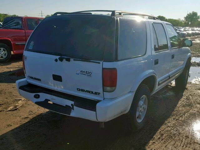 1GNDT13W9Y2291801 - 2000 CHEVROLET BLAZER WHITE photo 4