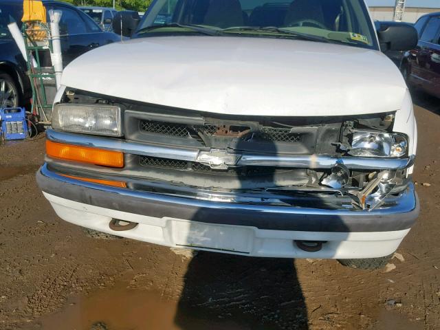 1GNDT13W9Y2291801 - 2000 CHEVROLET BLAZER WHITE photo 9