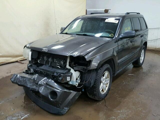 1J4GR48K66C174724 - 2006 JEEP GRAND CHER GRAY photo 2