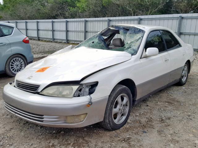 JT8BF28G0X0152230 - 1999 LEXUS ES 300 WHITE photo 2